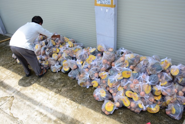 Continuing to support people in need in the Covid-19 pandemic of Hoang Phap Pagoda (series 7)